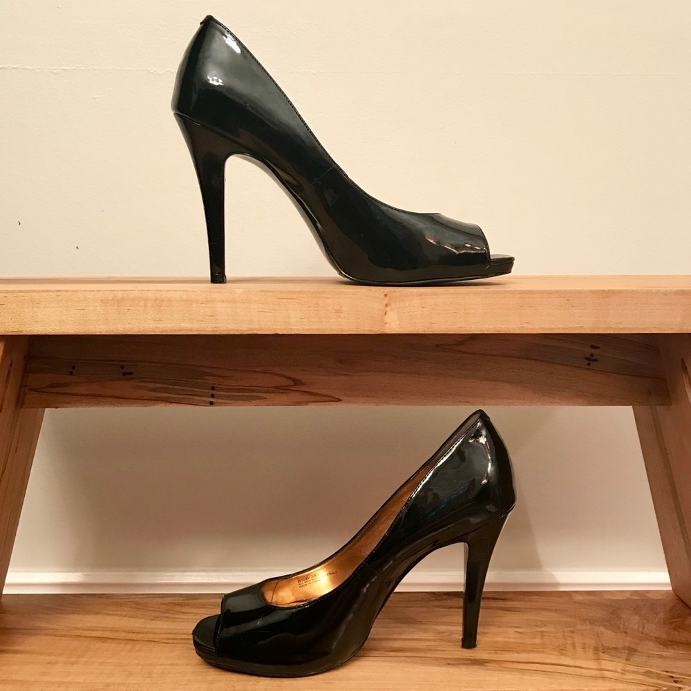 BCBGeneration Izzie2 Peep Toe Pumps